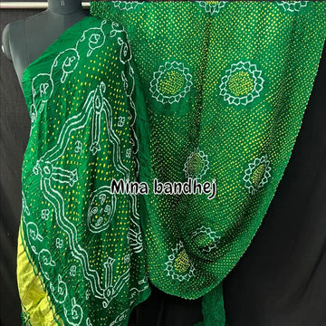 Sun flower rai bandhej green bandhani saree