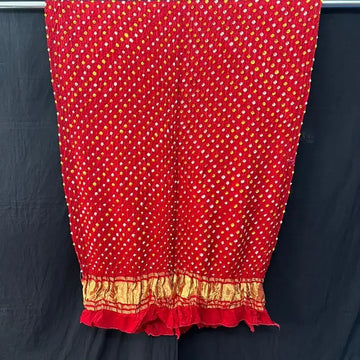 Red bandhani dupatta